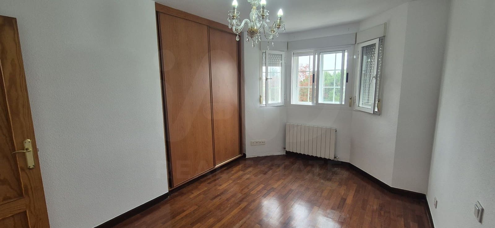 5 bedroom Terraced Villa for sale in Salamanca city with pool garage - € 350,000 (Ref: 9988170)