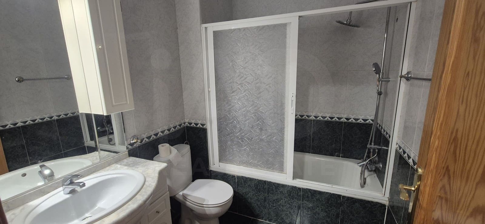 5 bedroom Terraced Villa for sale in Salamanca city with pool garage - € 350,000 (Ref: 9988170)
