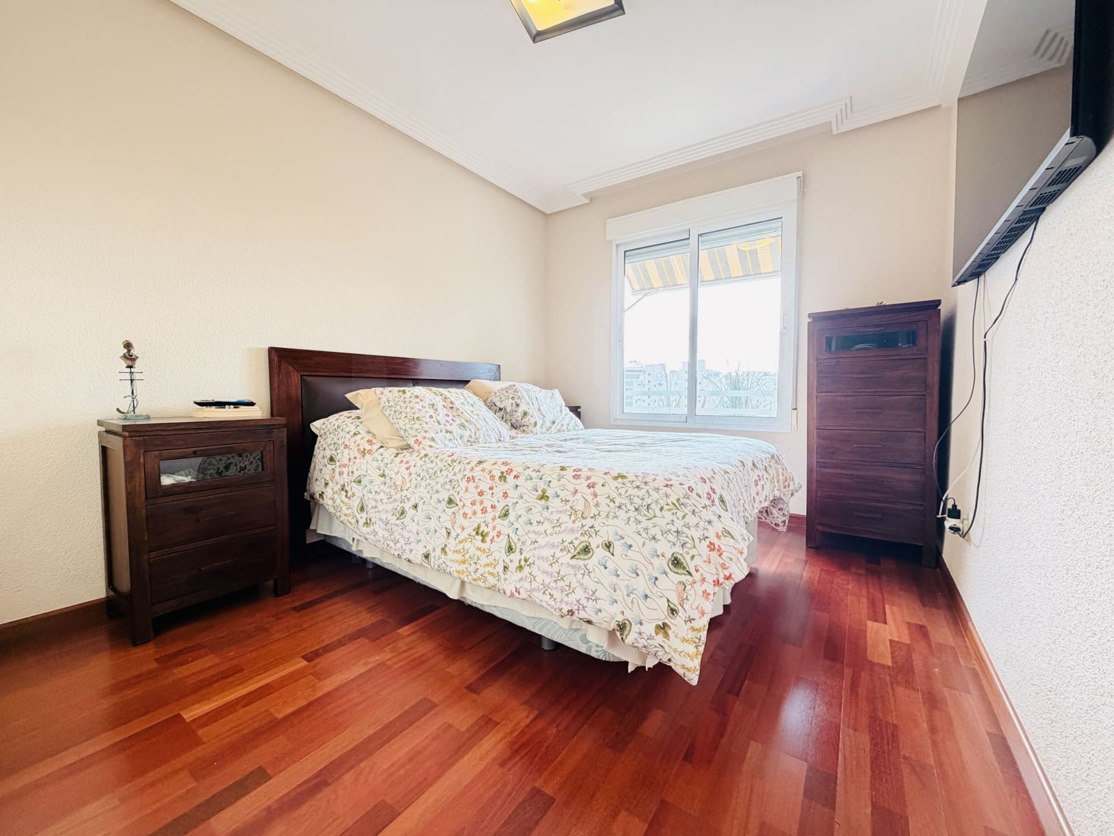 2 bedroom Apartment for sale in Alicante / Alacant city with pool garage - € 345,000 (Ref: 9988172)