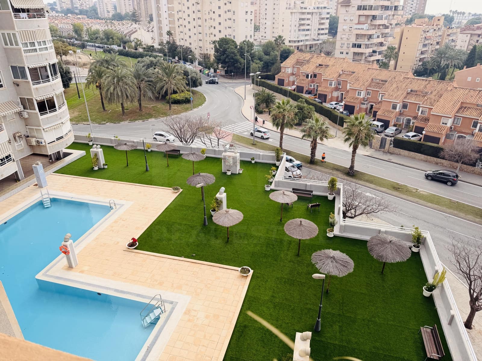 2 bedroom Apartment for sale in Alicante / Alacant city with pool garage - € 345,000 (Ref: 9988172)