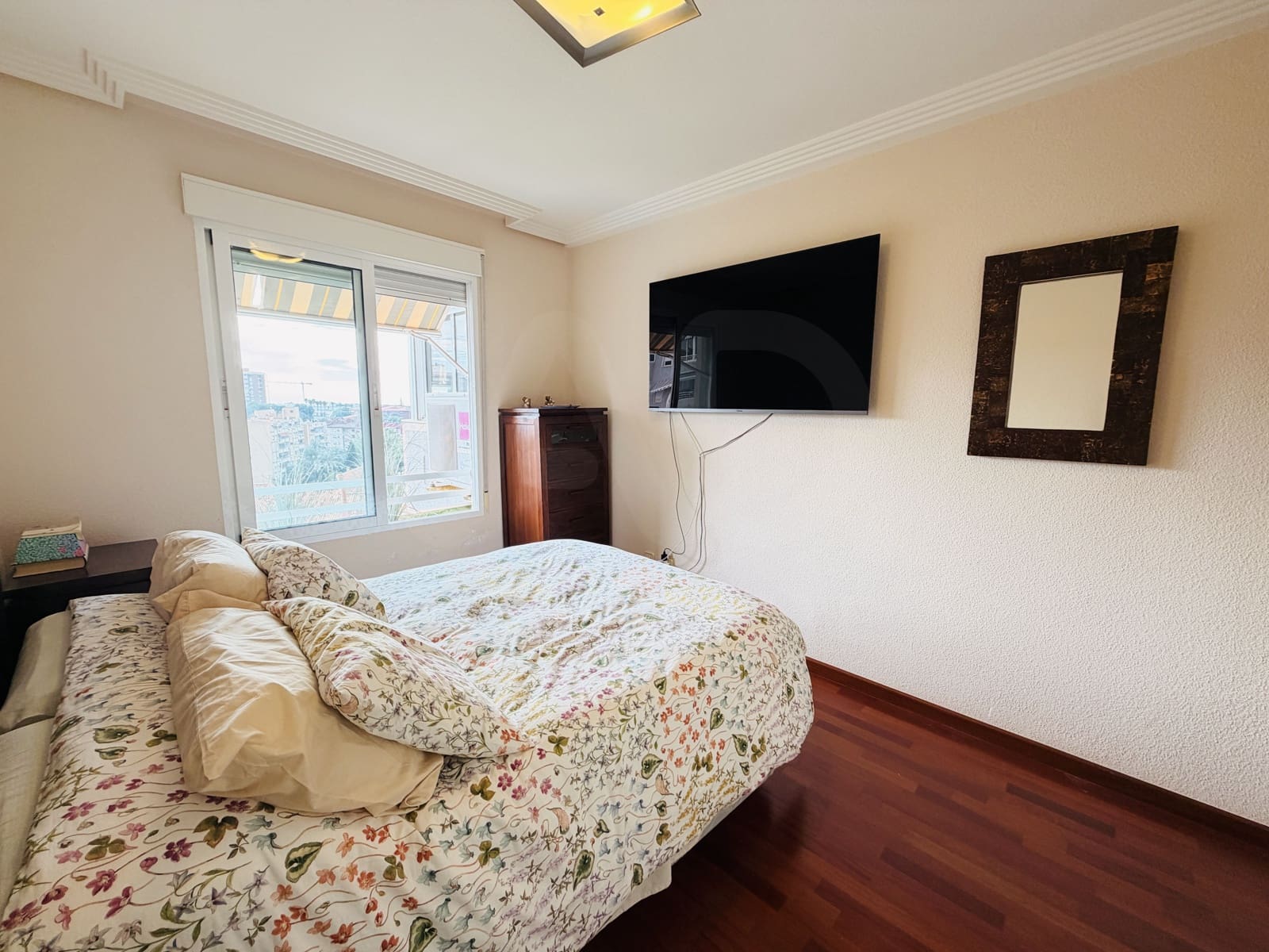 2 bedroom Apartment for sale in Alicante / Alacant city with pool garage - € 345,000 (Ref: 9988172)