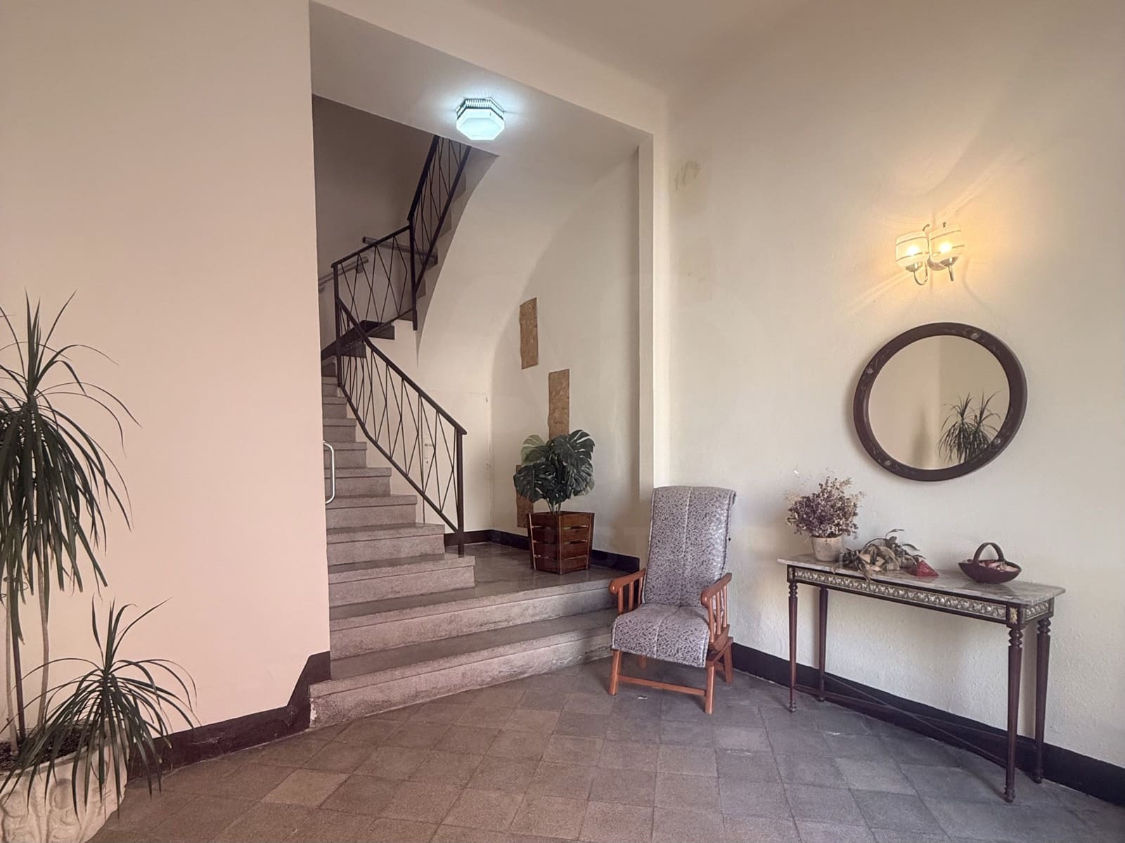 Commercial for sale in La Canonja - € 249,000 (Ref: 9988173)