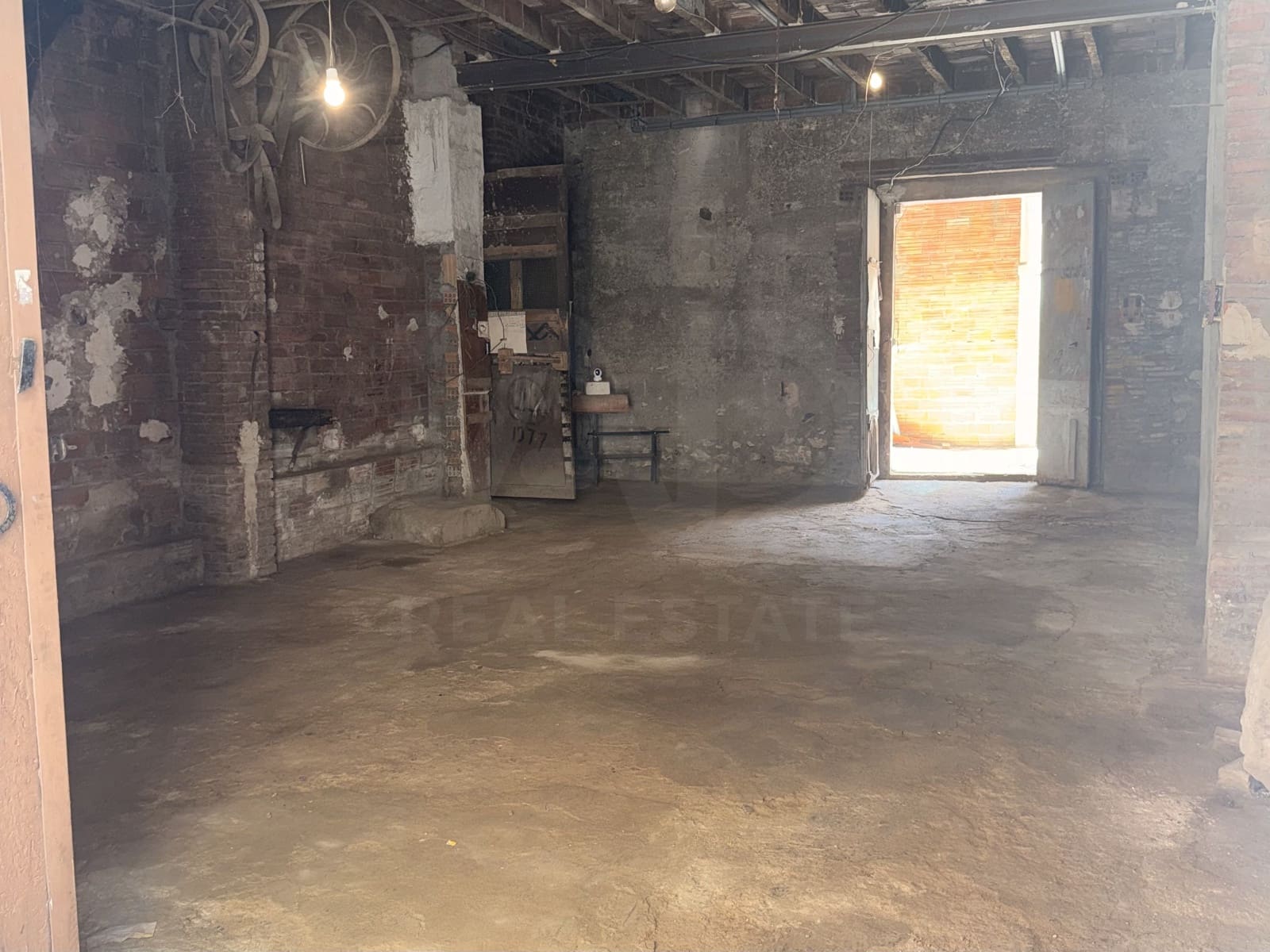 Commercial for sale in La Canonja - € 249,000 (Ref: 9988173)