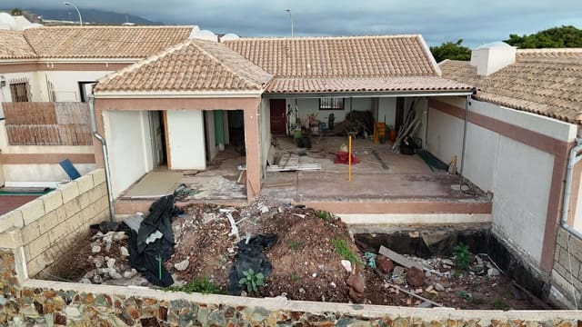 3 soverom Villa til salgs i Callao Salvaje - Playa Paraíso, Adeje med svømmebasseng garasje - € 600 000 (Ref: 9988174)