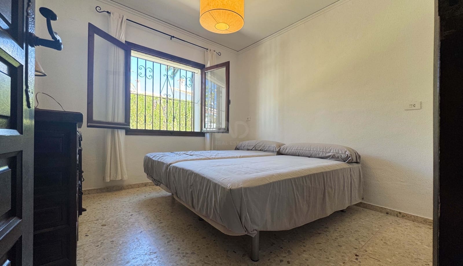2 Zimmer Reihenhaus zu verkaufen in Alicante / Alacant Stadt mit Pool - 290.000 € (Ref: 9988177)