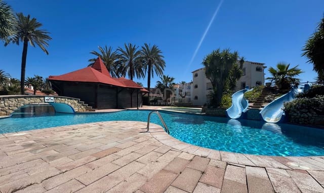 2 soveværelse Rækkehus til salg i Centro Urbano, Dénia med swimmingpool - € 290.000 (Ref: 9988177)
