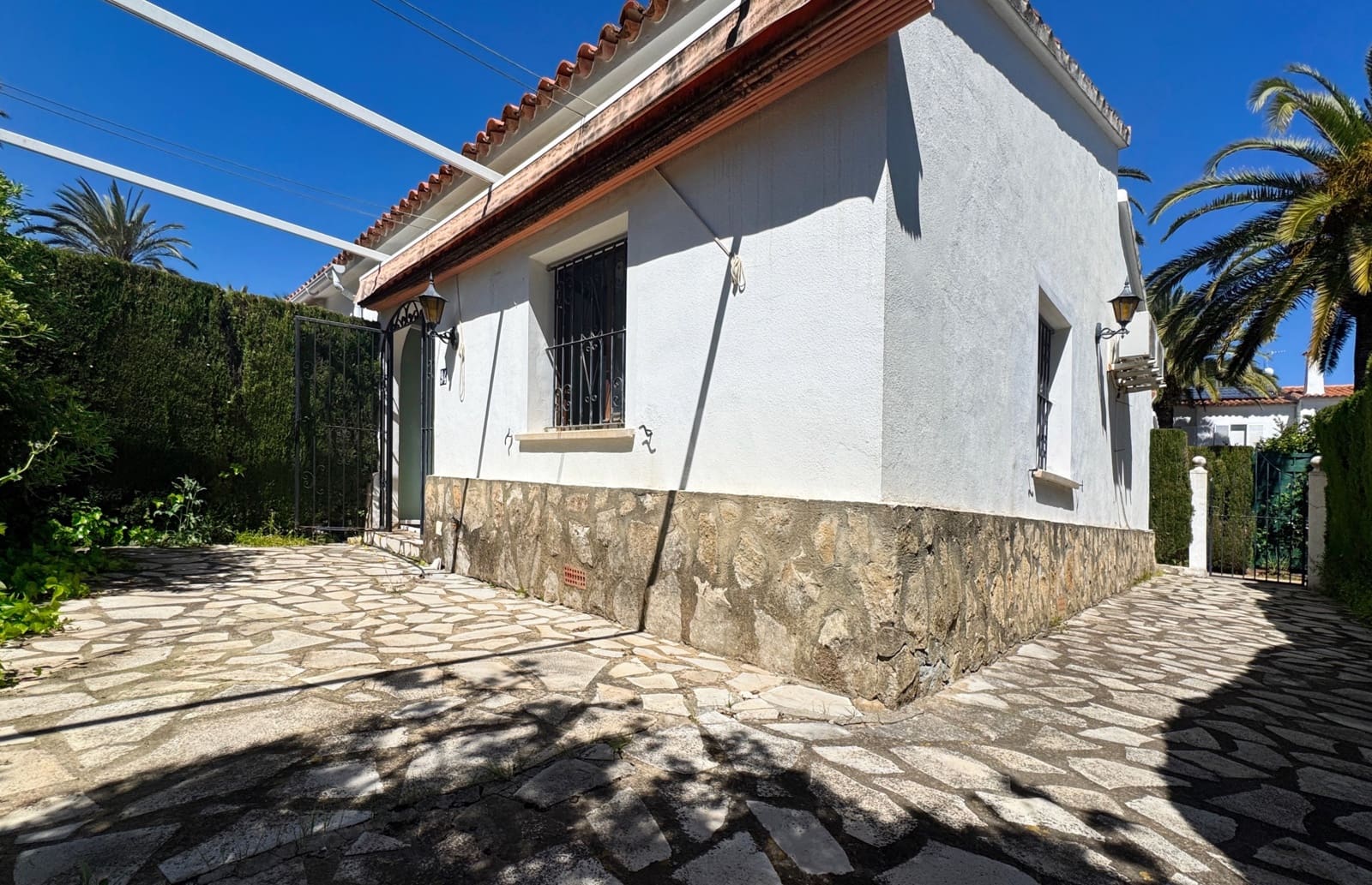 2 Zimmer Reihenhaus zu verkaufen in Alicante / Alacant Stadt mit Pool - 290.000 € (Ref: 9988177)
