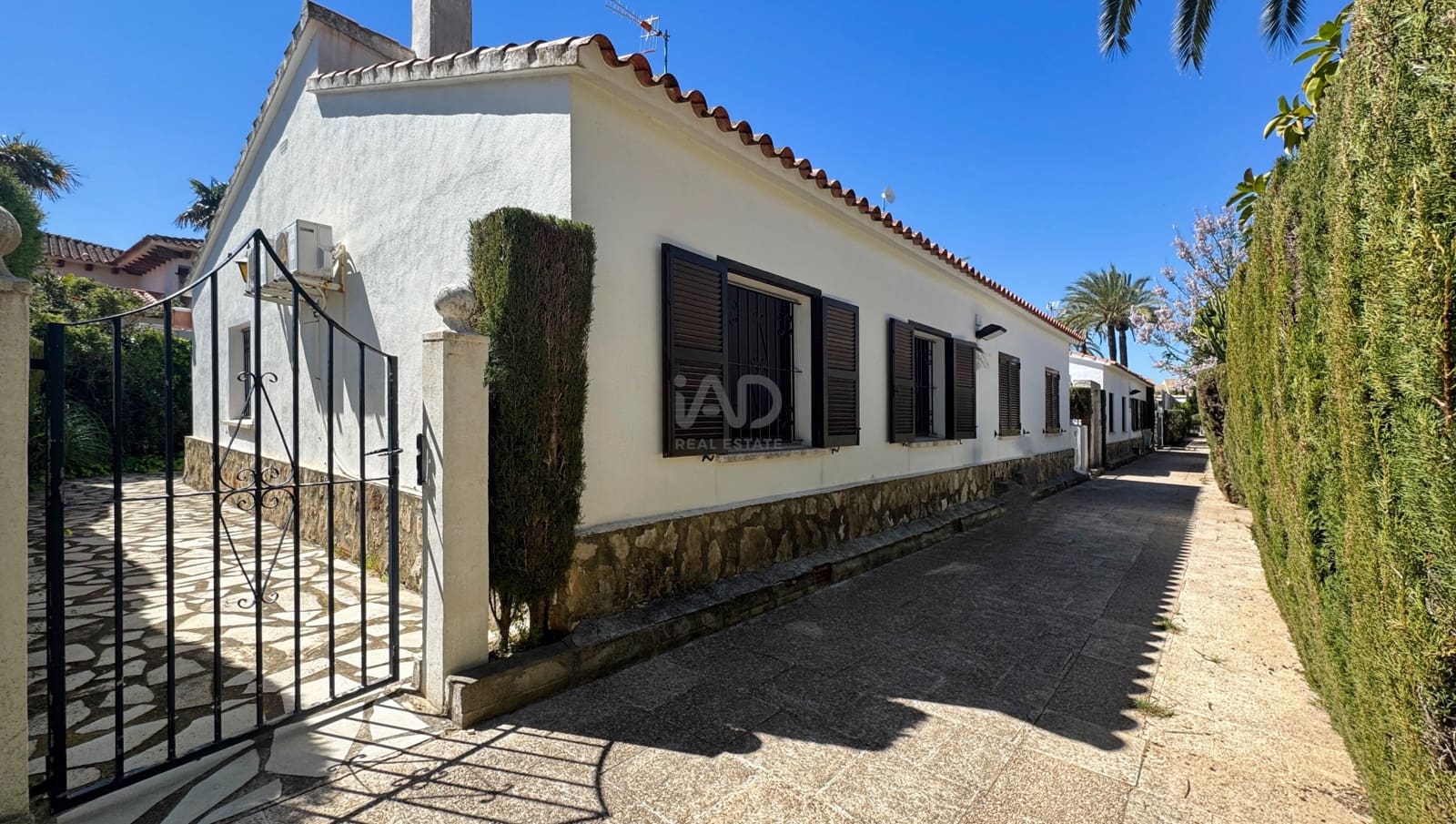 2 Zimmer Reihenhaus zu verkaufen in Alicante / Alacant Stadt mit Pool - 290.000 € (Ref: 9988177)