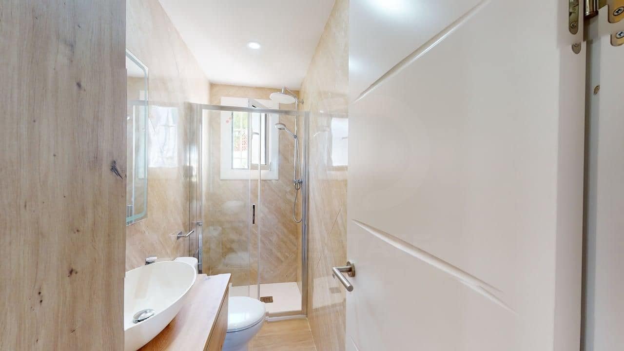 4 bedroom Townhouse for sale in Barcelona city - € 519,900 (Ref: 9988182)