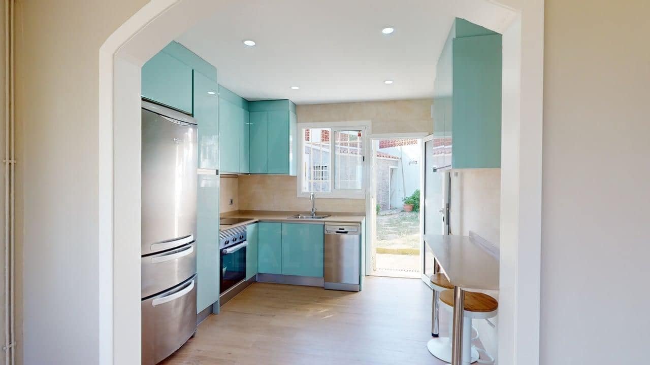 4 bedroom Townhouse for sale in Barcelona city - € 519,900 (Ref: 9988182)