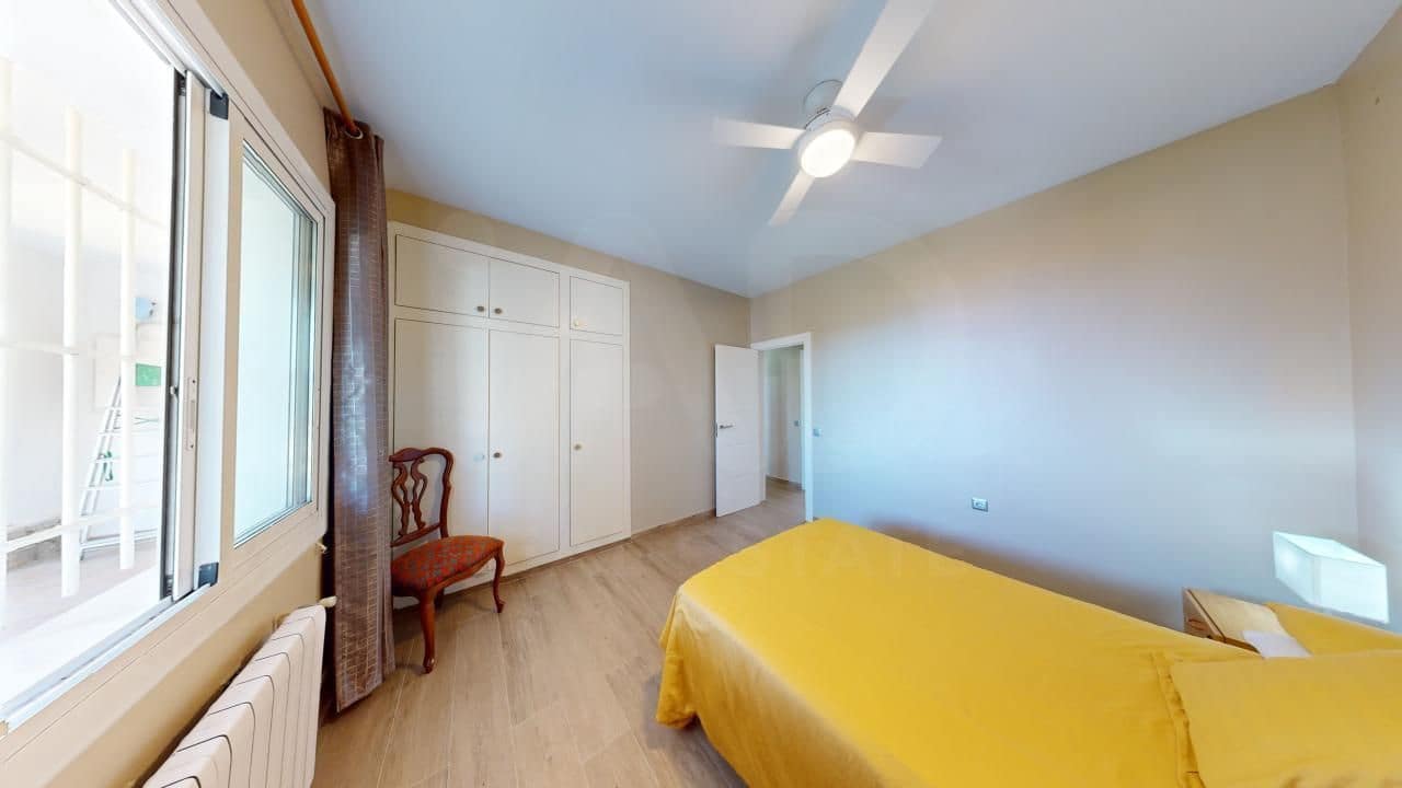 4 bedroom Townhouse for sale in Barcelona city - € 519,900 (Ref: 9988182)