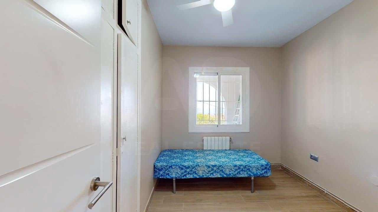 4 bedroom Townhouse for sale in Barcelona city - € 519,900 (Ref: 9988182)