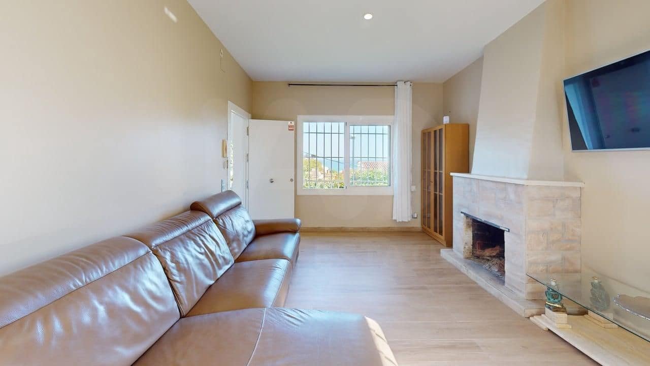 4 bedroom Townhouse for sale in Barcelona city - € 519,900 (Ref: 9988182)
