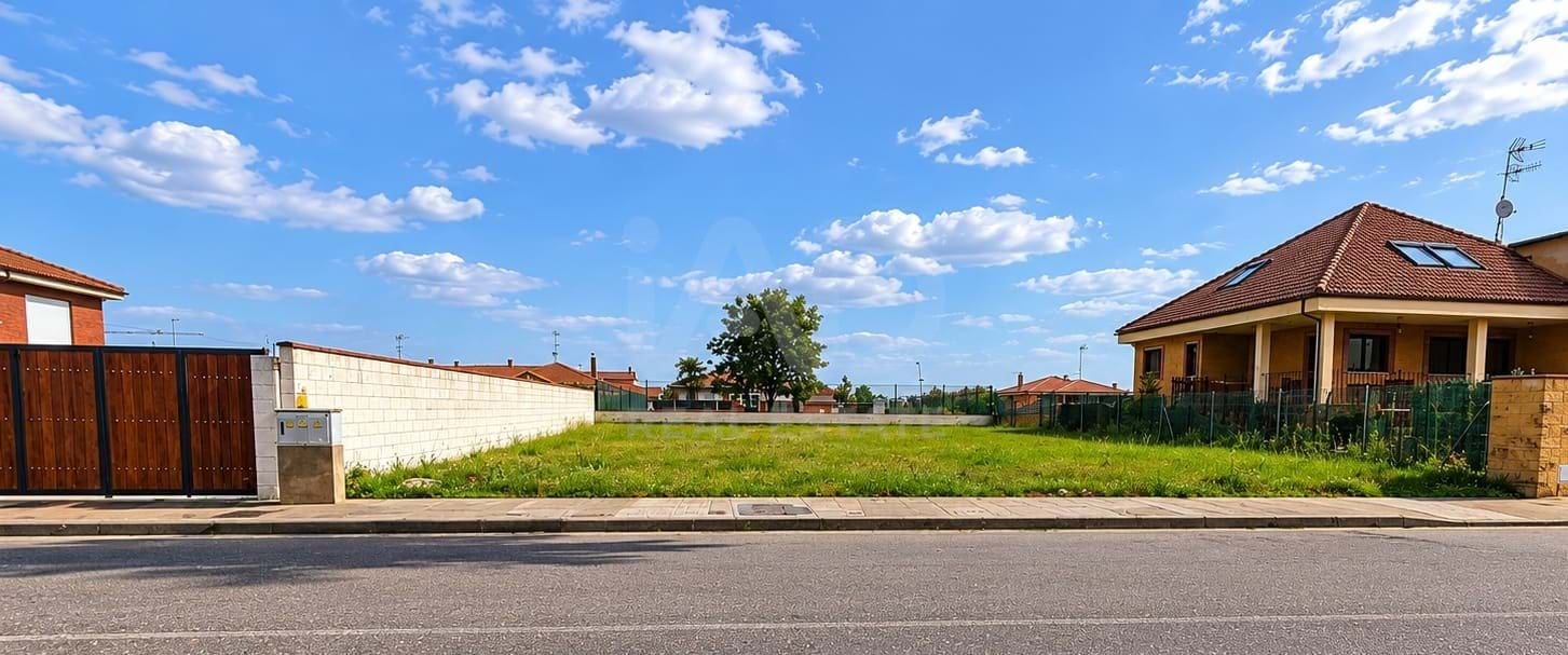 Building Plot for sale in Leon city - € 36,000 (Ref: 9988186)