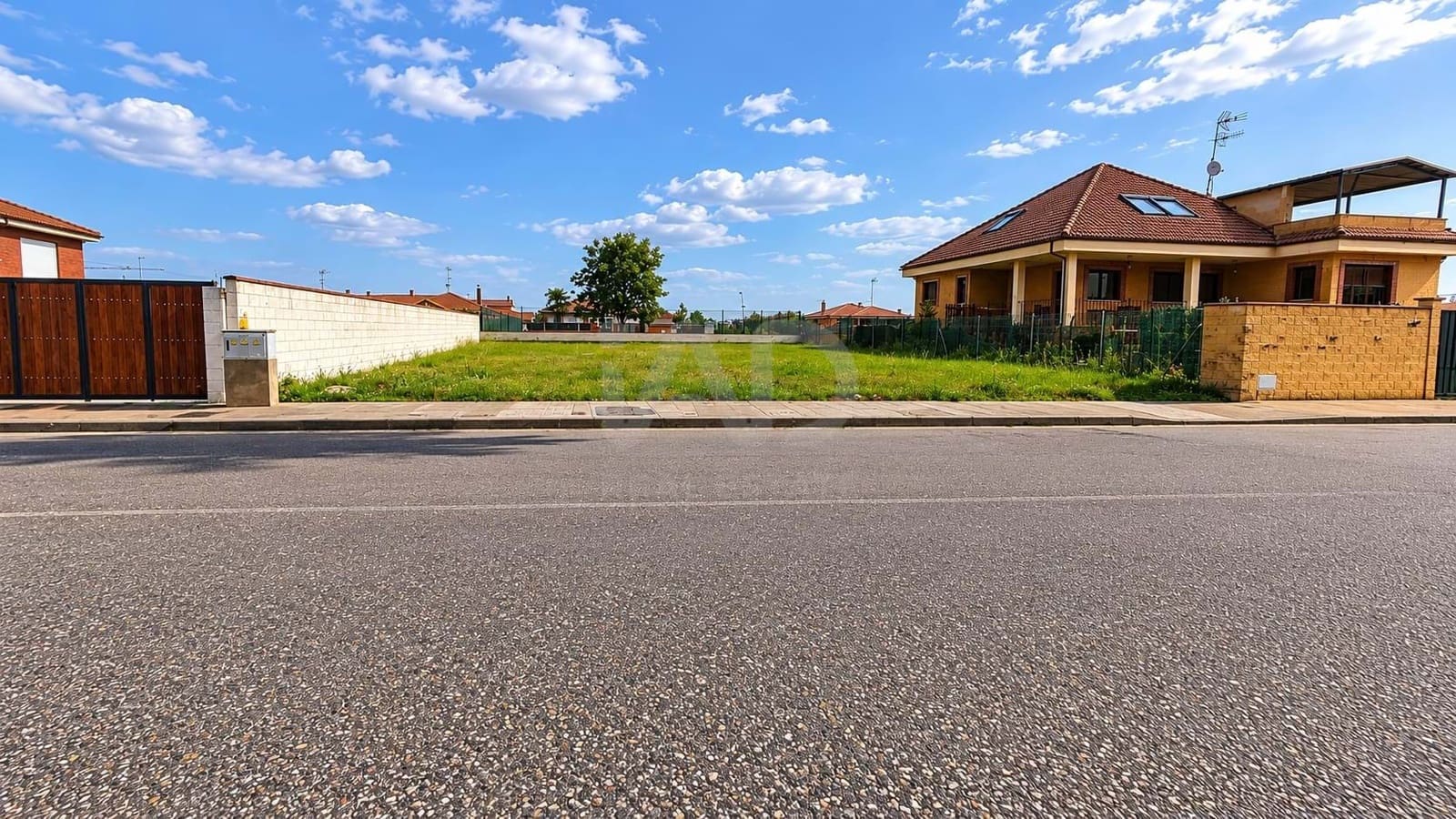 Building Plot for sale in Leon city - € 36,000 (Ref: 9988186)