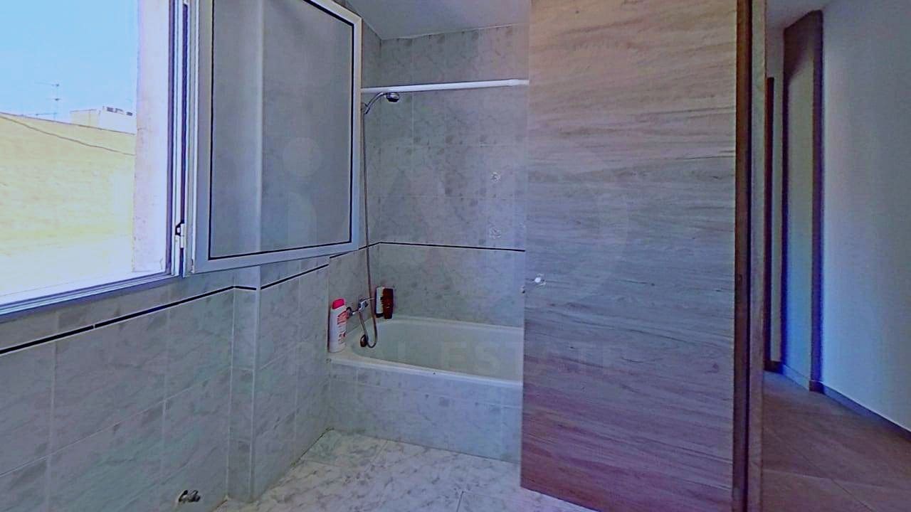 3 soveværelse Lejlighed til salg i Alicante by - € 175.000 (Ref: 9988193)