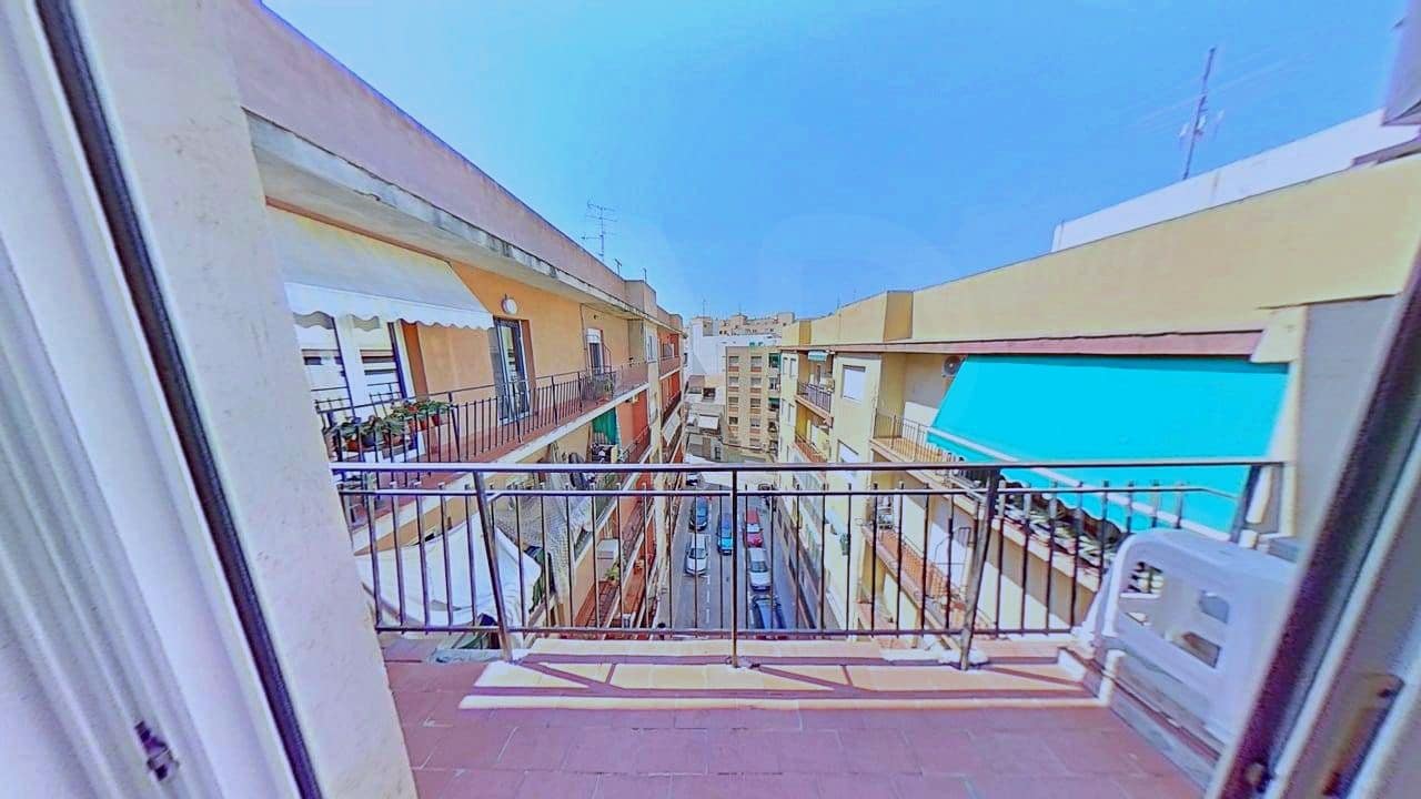 3 soveværelse Lejlighed til salg i Alicante by - € 175.000 (Ref: 9988193)