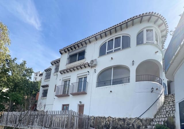 4 camera da letto Casa in vendita in Pego con piscina garage - 390.000 € (Rif: 9988195)