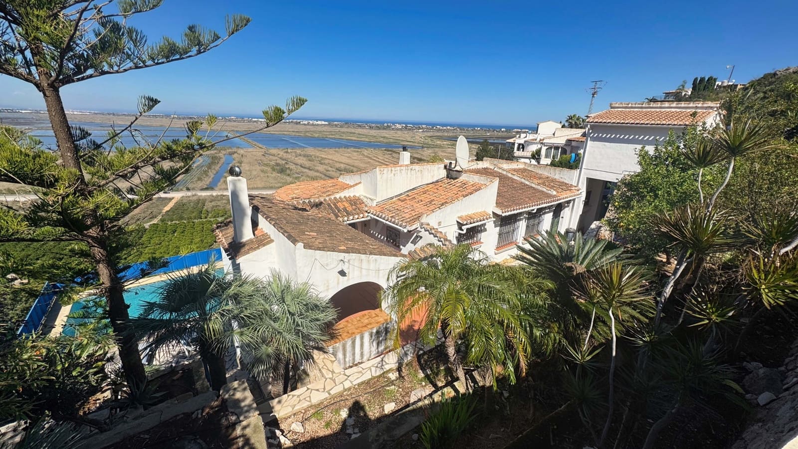 4 bedroom Townhouse for sale in Alicante / Alacant city with pool garage - € 390,000 (Ref: 9988195)