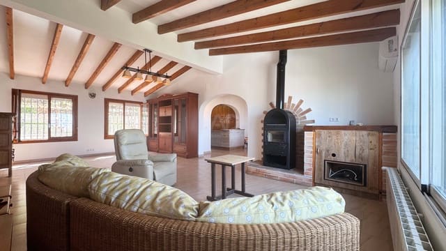 4 camera da letto Casa in vendita in Pego con piscina garage - 390.000 € (Rif: 9988195)