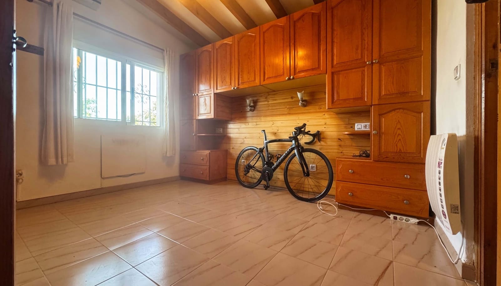 4 bedroom Townhouse for sale in Alicante / Alacant city with pool garage - € 390,000 (Ref: 9988195)