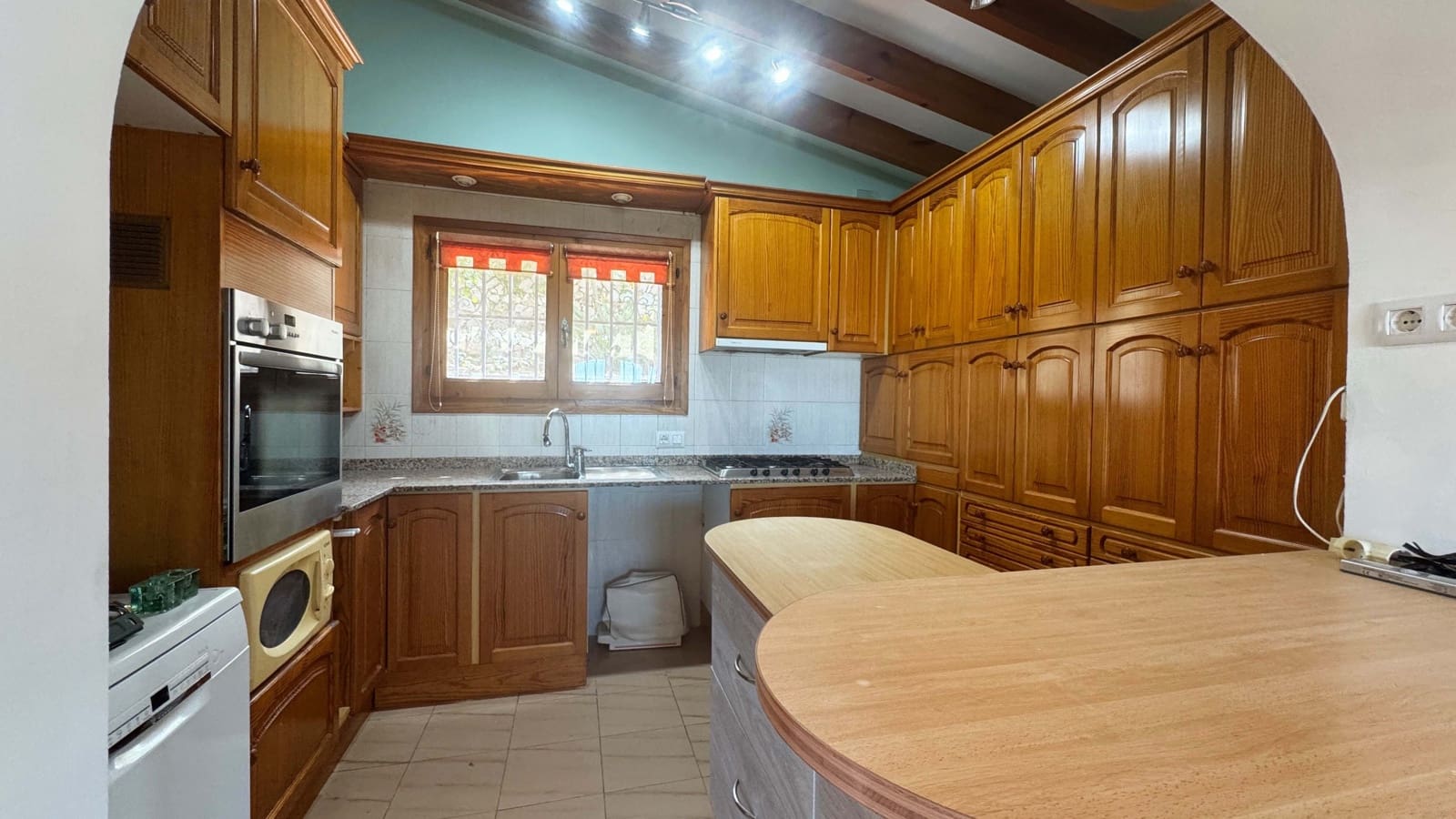 4 bedroom Townhouse for sale in Alicante / Alacant city with pool garage - € 390,000 (Ref: 9988195)