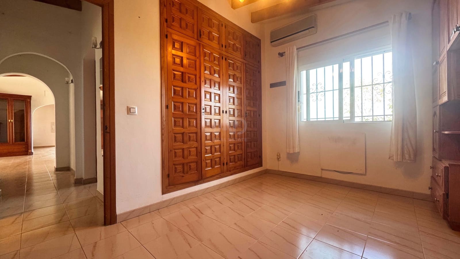 4 bedroom Townhouse for sale in Alicante / Alacant city with pool garage - € 390,000 (Ref: 9988195)