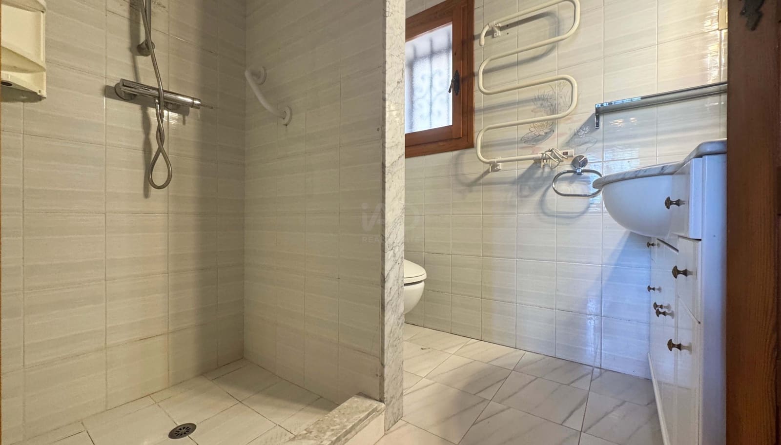 4 bedroom Townhouse for sale in Alicante / Alacant city with pool garage - € 390,000 (Ref: 9988195)
