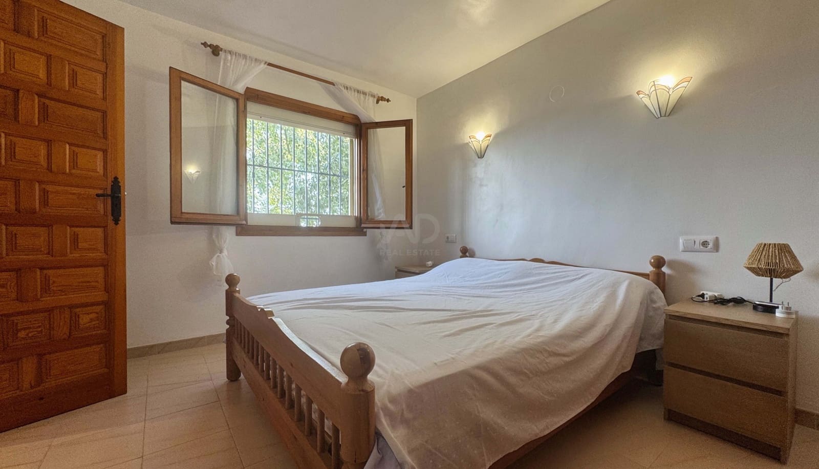 4 bedroom Townhouse for sale in Alicante / Alacant city with pool garage - € 390,000 (Ref: 9988195)