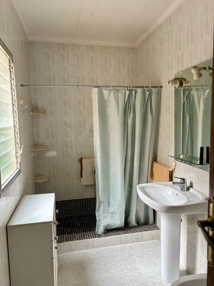 Casa de 4 habitaciones en Alicante / Alacant ciudad en venta - 175.000 € (Ref: 9988196)