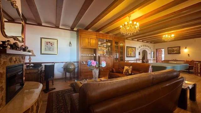 7 Zimmer Villa zu verkaufen in Ráfol de Almunia mit Pool Garage - 750.000 € (Ref: 9988197)