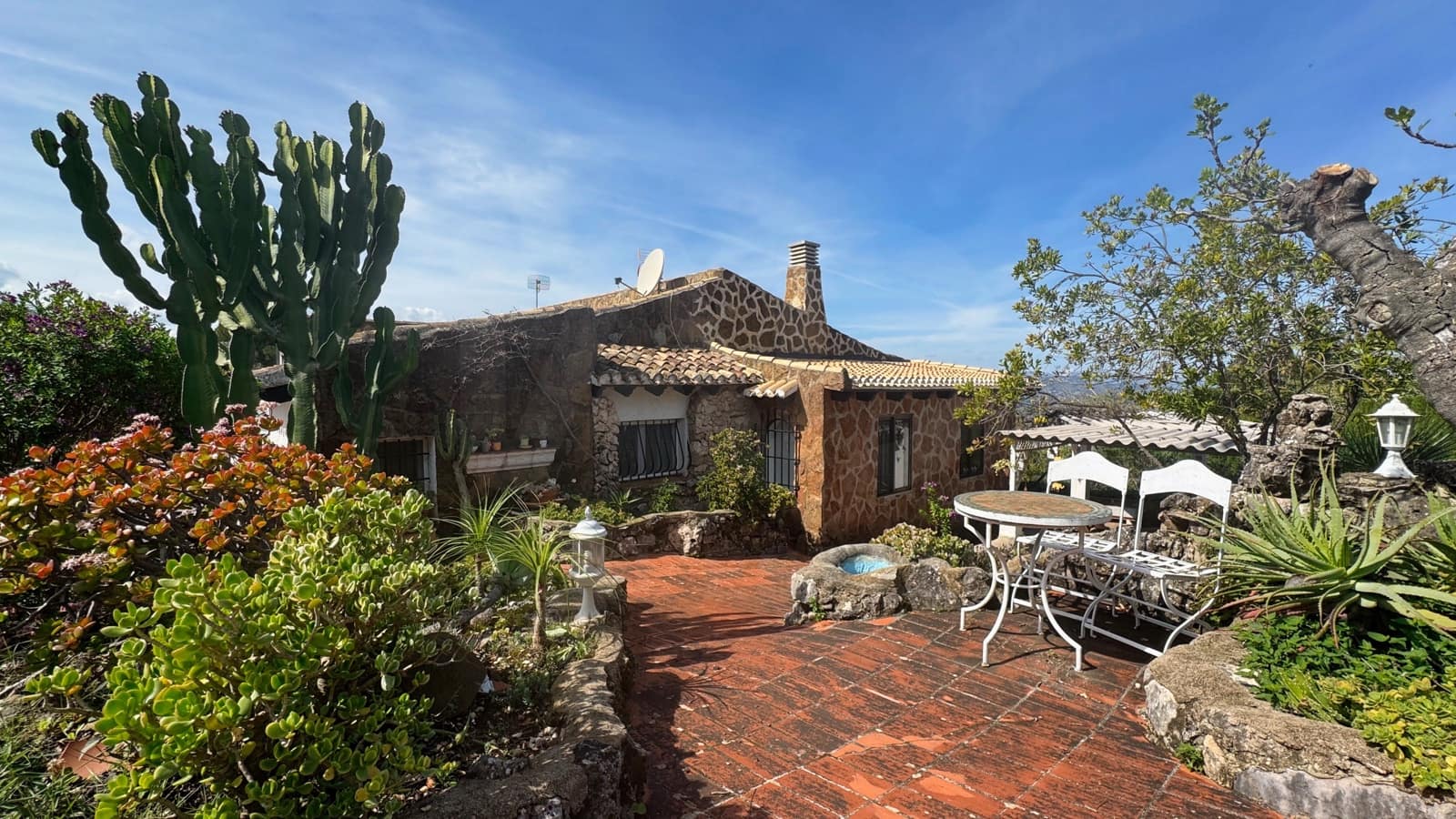 7 Zimmer Villa zu verkaufen in Rafol de Almunia mit Pool Garage - 750.000 € (Ref: 9988197)