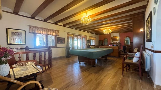 7 Zimmer Villa zu verkaufen in Ráfol de Almunia mit Pool Garage - 750.000 € (Ref: 9988197)