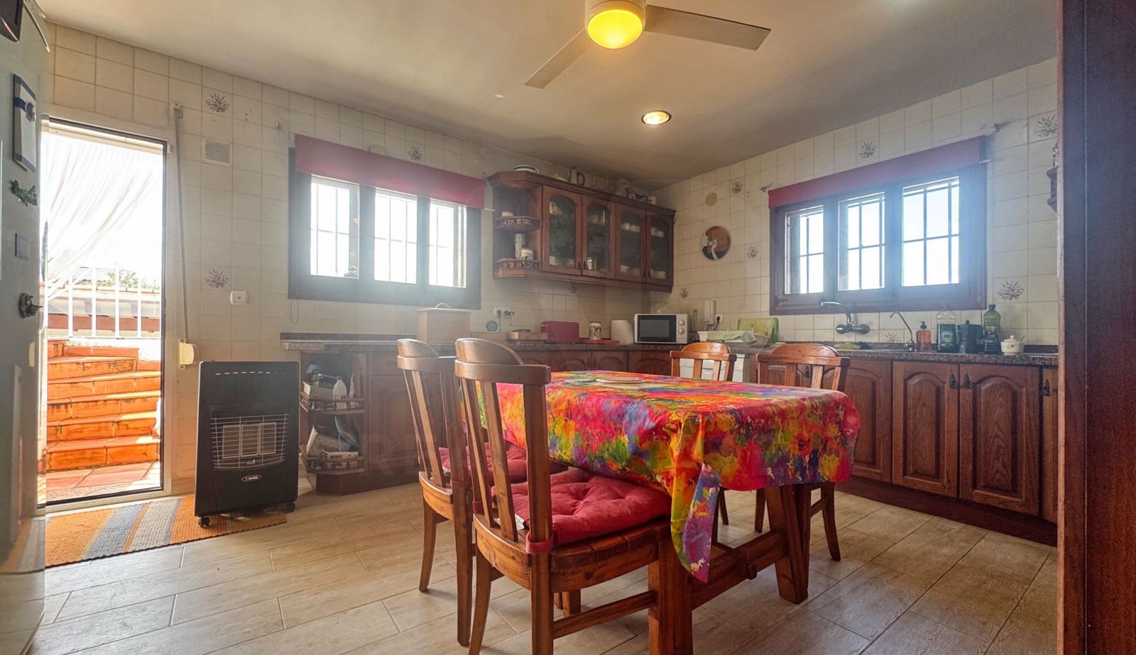 7 Zimmer Villa zu verkaufen in Rafol de Almunia mit Pool Garage - 750.000 € (Ref: 9988197)