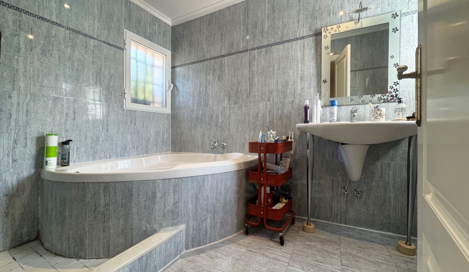 7 Zimmer Villa zu verkaufen in Rafol de Almunia mit Pool Garage - 750.000 € (Ref: 9988197)