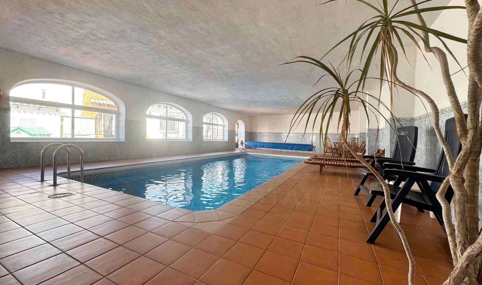 7 Zimmer Villa zu verkaufen in Rafol de Almunia mit Pool Garage - 750.000 € (Ref: 9988197)