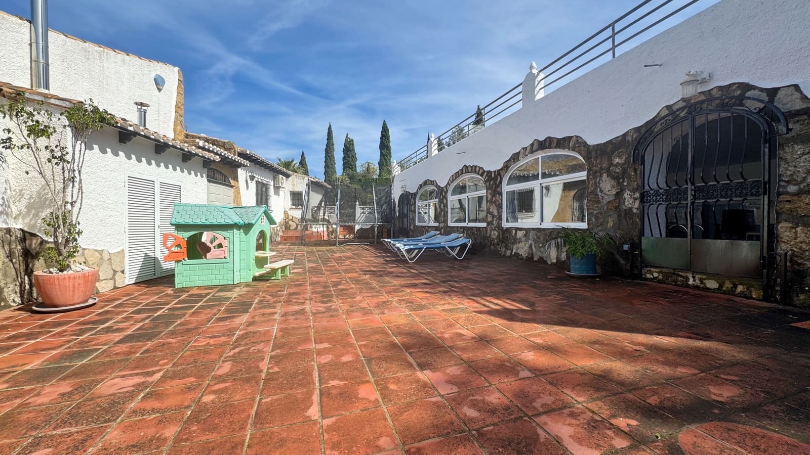 7 Zimmer Villa zu verkaufen in Rafol de Almunia mit Pool Garage - 750.000 € (Ref: 9988197)