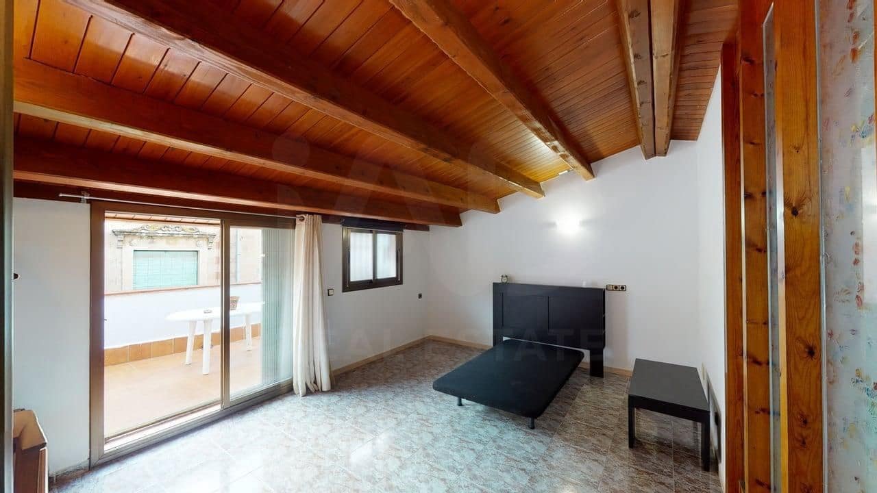 6 Zimmer Haus zu verkaufen in Barcelona Stadt - 450.000 € (Ref: 9988198)