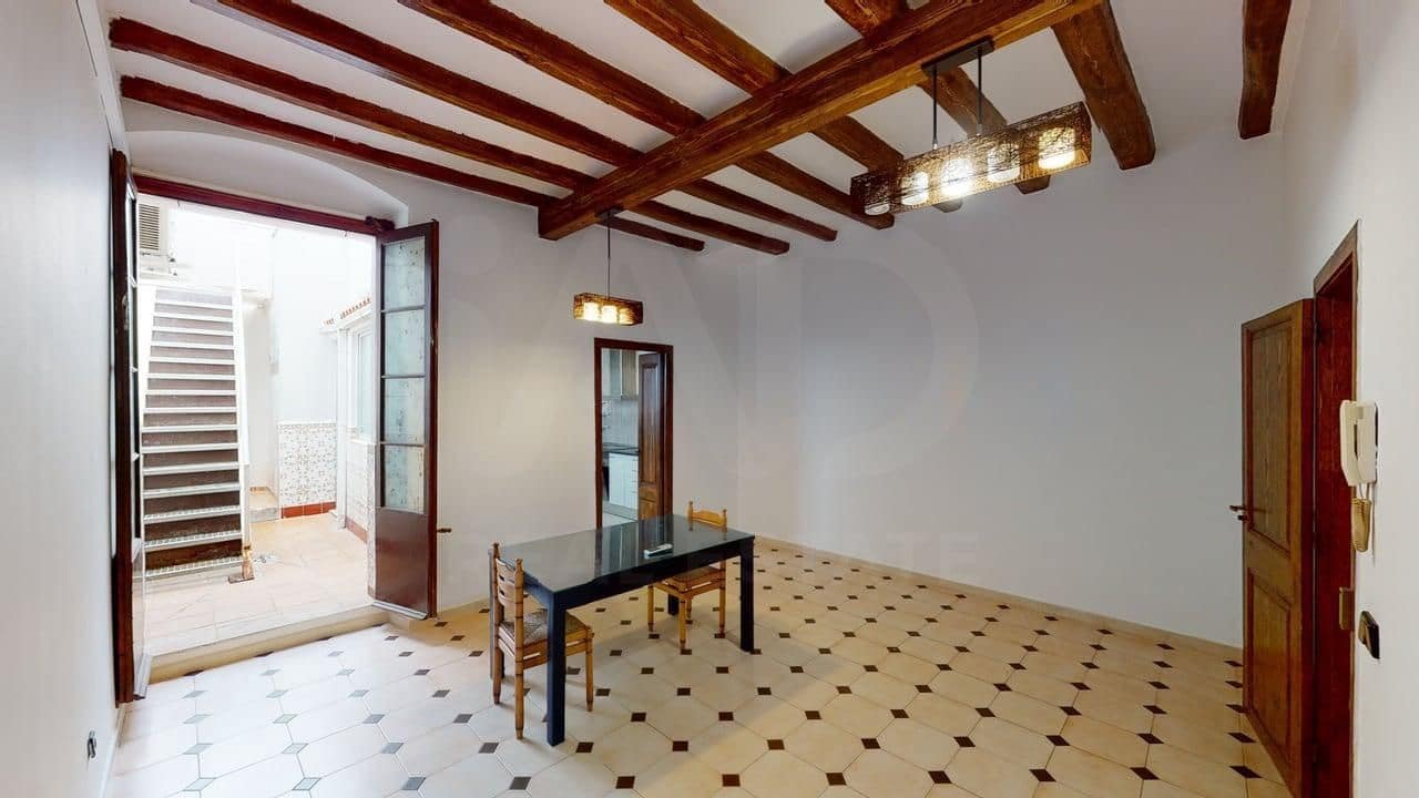 6 Zimmer Haus zu verkaufen in Barcelona Stadt - 450.000 € (Ref: 9988198)
