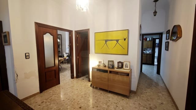 5 soverom Hus til salgs i Huelva by med garasje - € 265 000 (Ref: 9988202)