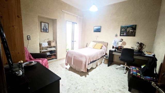 5 soverom Hus til salgs i Huelva by med garasje - € 265 000 (Ref: 9988202)