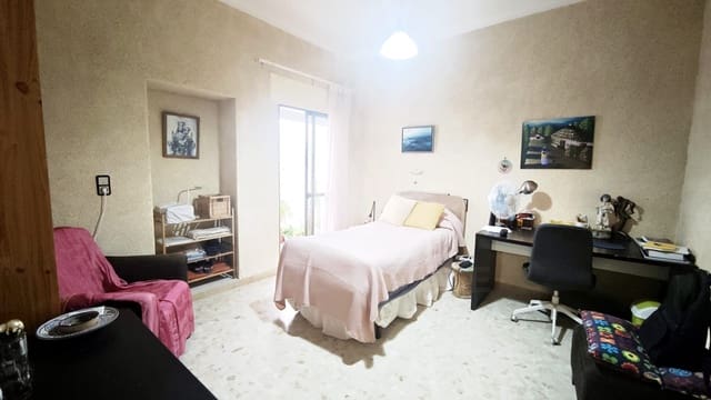 5 soverom Hus til salgs i Huelva by med garasje - € 265 000 (Ref: 9988202)
