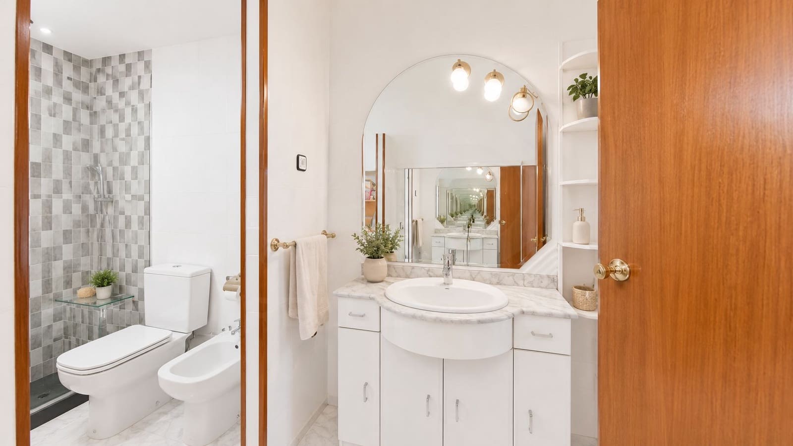 7 sypialnia Dom na sprzedaż w Miasto Barcelona z garażem - 575 000 € (Ref: 9988204)