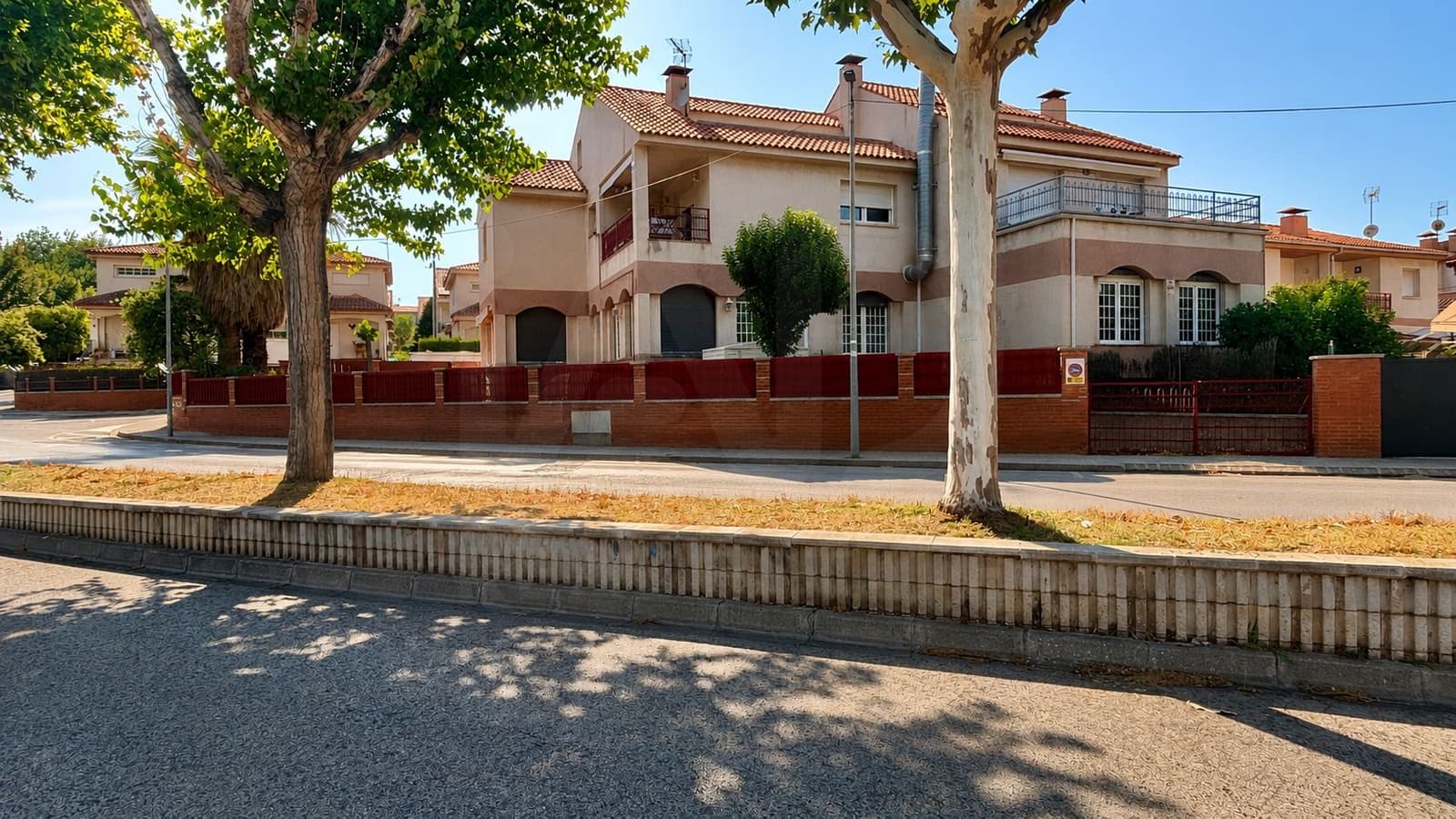 7 sypialnia Dom na sprzedaż w Miasto Barcelona z garażem - 575 000 € (Ref: 9988204)