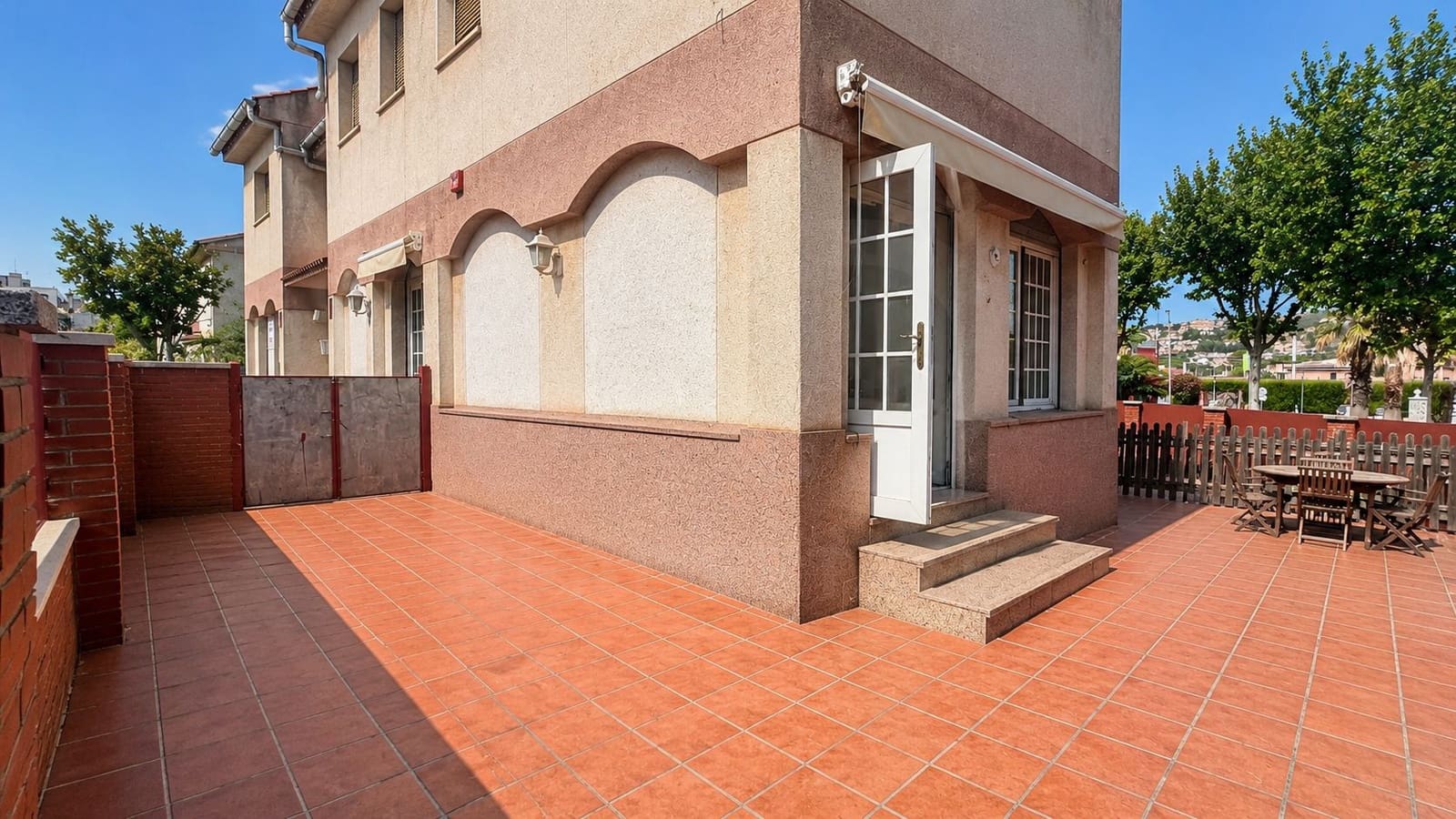 7 sypialnia Dom na sprzedaż w Miasto Barcelona z garażem - 575 000 € (Ref: 9988204)