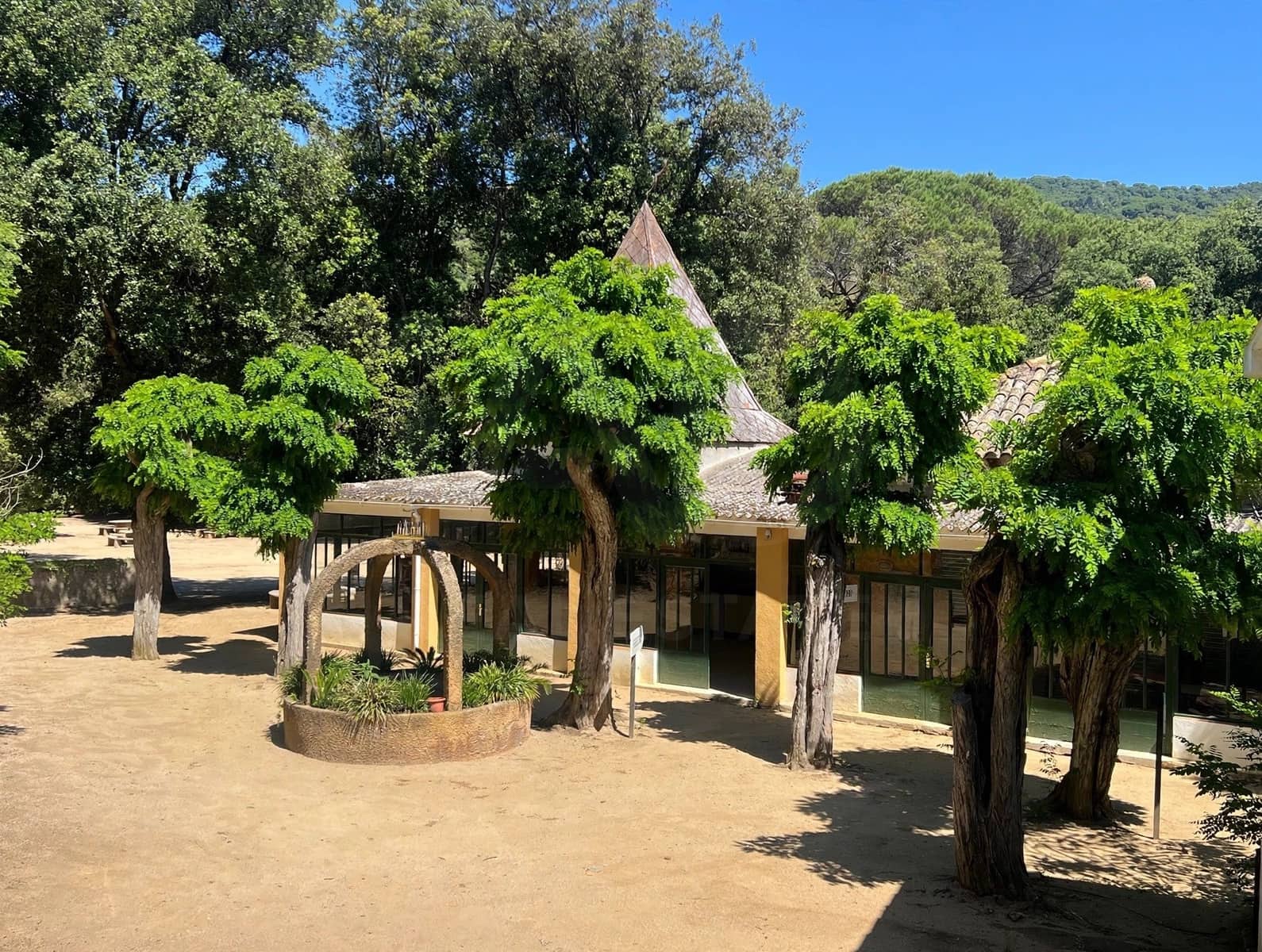 Ubebygd land til salgs i Barcelona by - € 950 000 (Ref: 9988205)