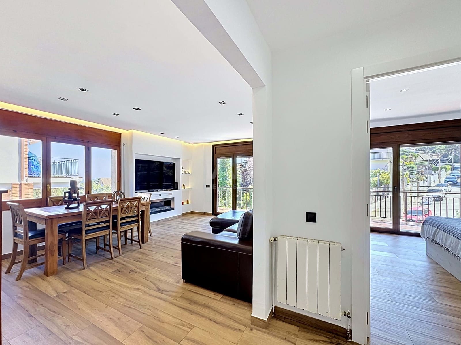 5 slaapkamer Huis te koop in Barcelona stad - € 620.000 (Ref: 9988210)