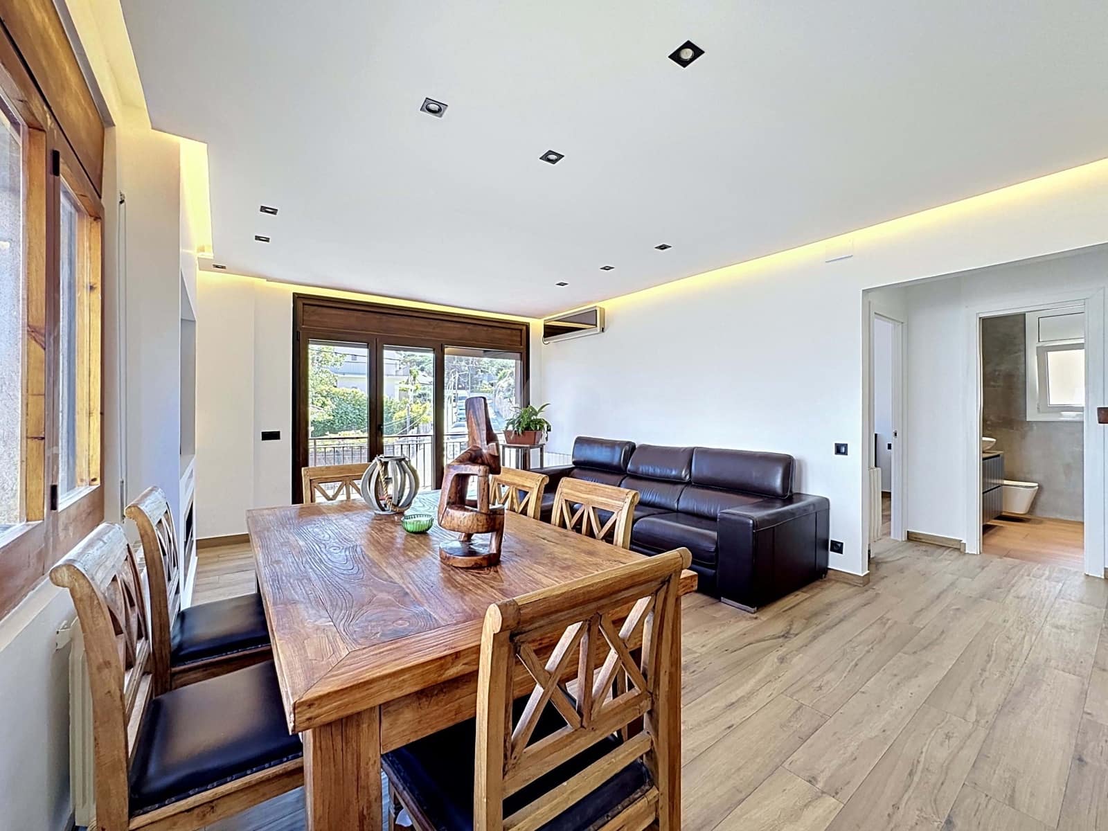 5 slaapkamer Huis te koop in Barcelona stad - € 620.000 (Ref: 9988210)