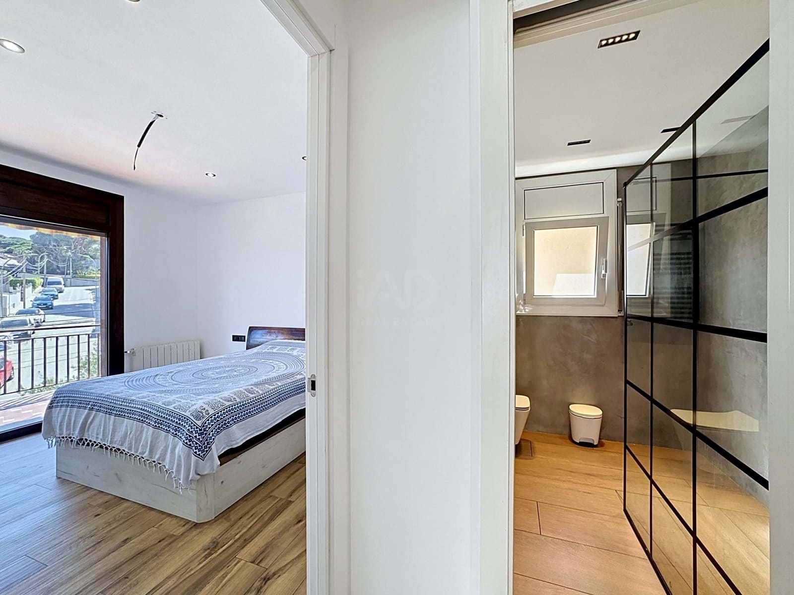 5 slaapkamer Huis te koop in Barcelona stad - € 620.000 (Ref: 9988210)