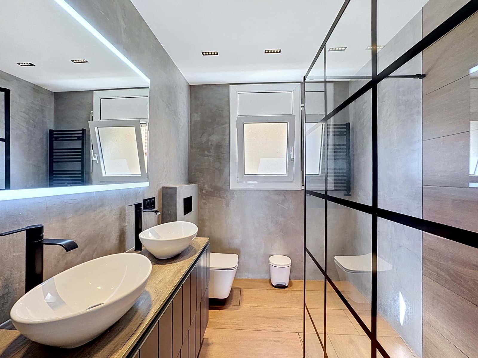 5 slaapkamer Huis te koop in Barcelona stad - € 620.000 (Ref: 9988210)
